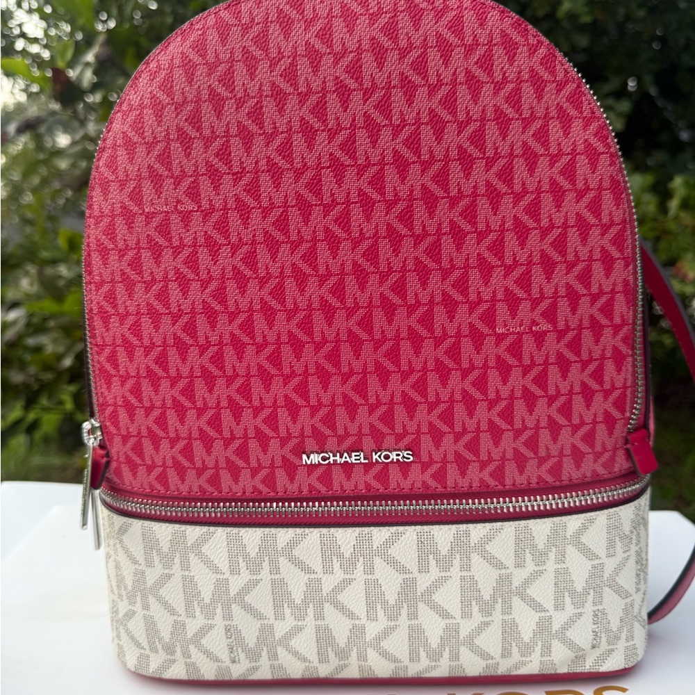 Michael Kors Signature Rhea medium Backpack Dark Raspberry - Picture 2 of 13
